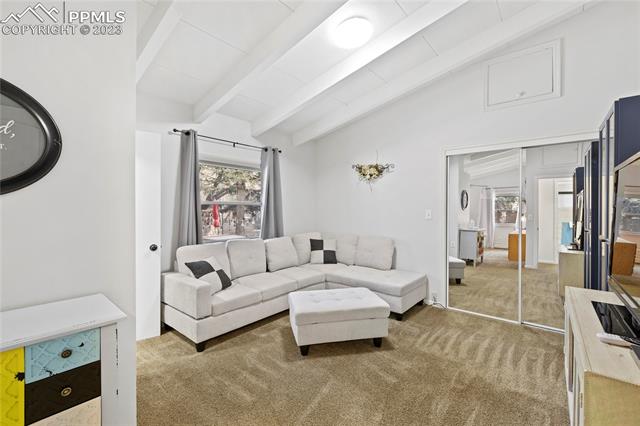 4505 Fountain Avenue