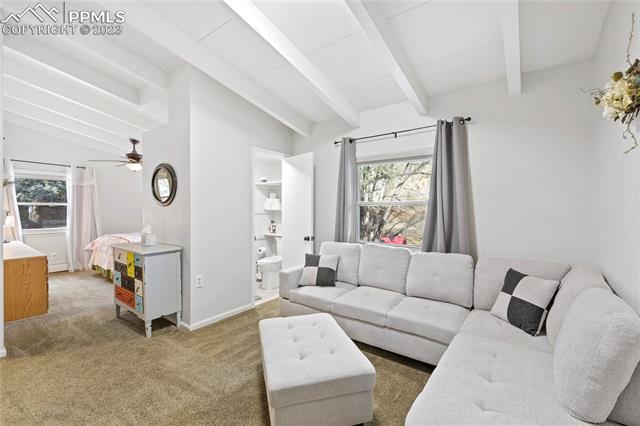 4505 Fountain Avenue