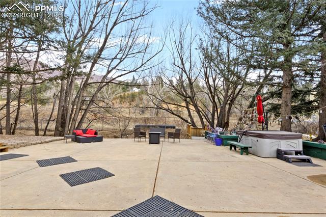 4505 Fountain Avenue