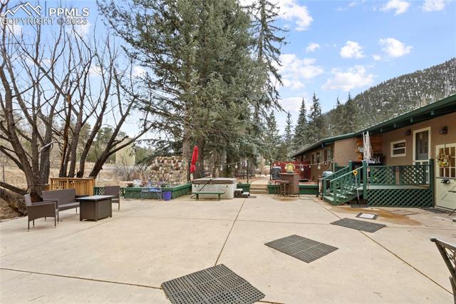 4505 Fountain Avenue