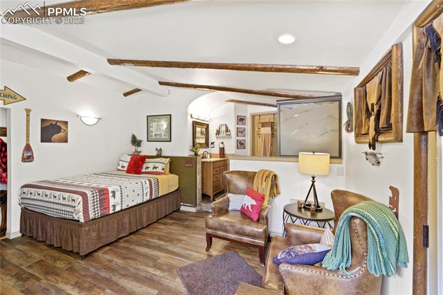 4505 Fountain Avenue