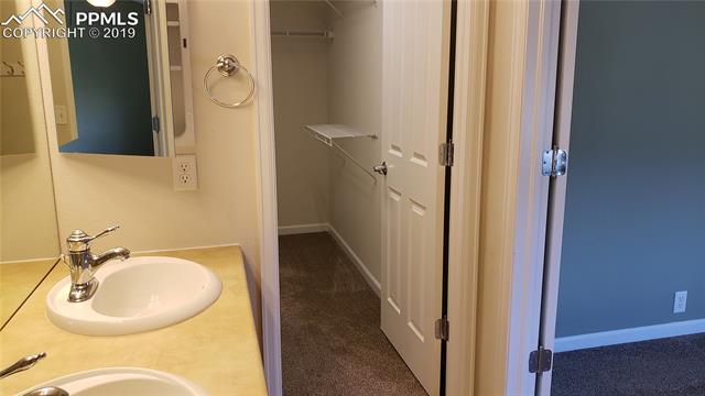 17006 Cross Timbers Grove