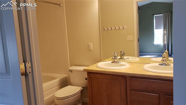 17006 Cross Timbers Grove