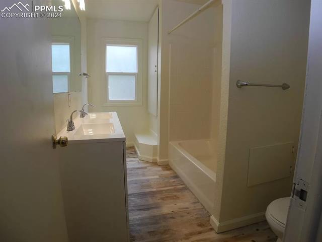 1125 Iowa A, B, C Avenue