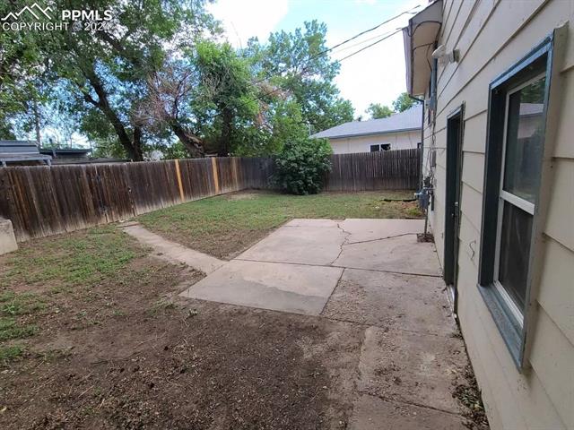 1125 Iowa A, B, C Avenue