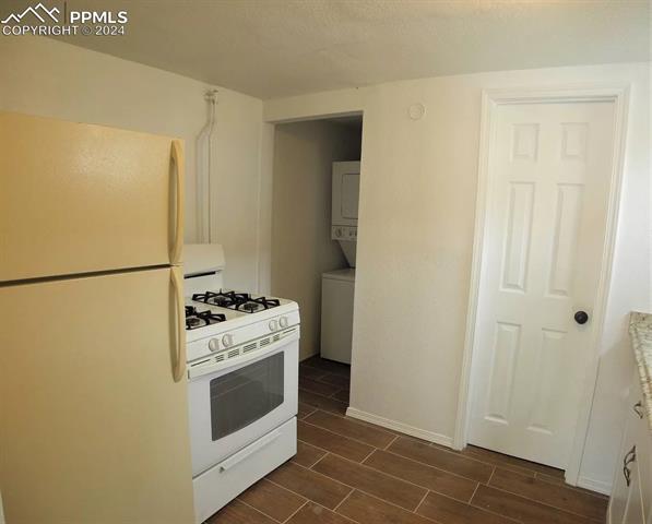 1125 Iowa A, B, C Avenue