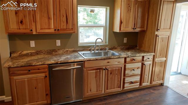 2607 N Cascade Avenue