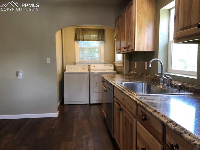 2607 N Cascade Avenue