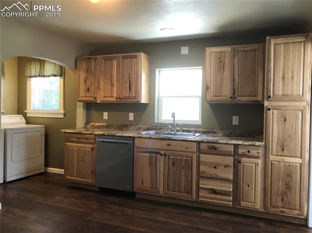 2607 N Cascade Avenue