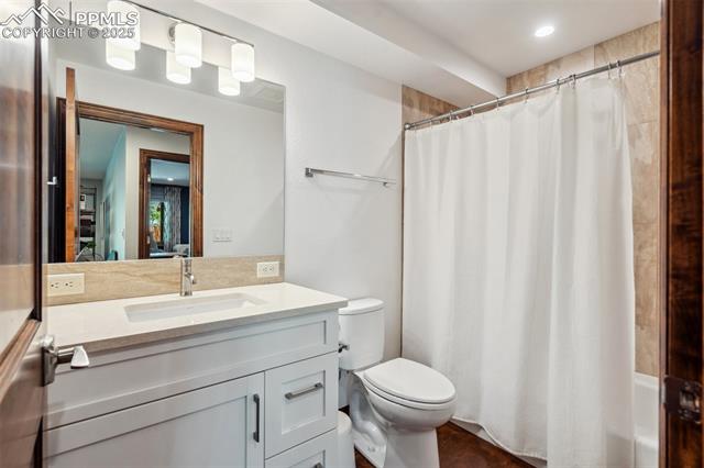 2514 Old Broadmoor Road