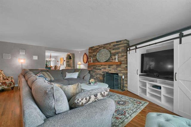 5306 Kissing Camels Drive 2