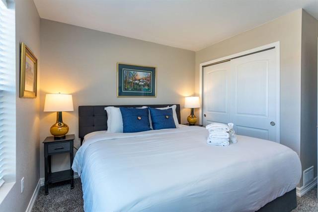 650 Thimbleberry Point