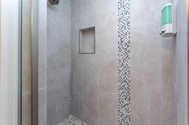 650 Thimbleberry Point