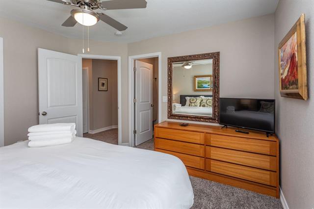 650 Thimbleberry Point