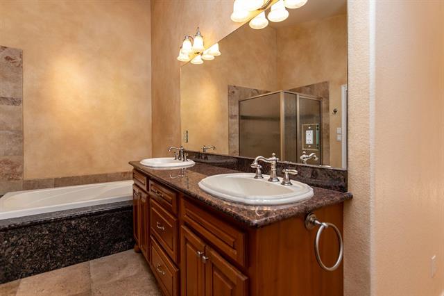 2425 Mesa Crest Grove