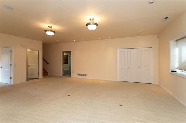 2425 Mesa Crest Grove