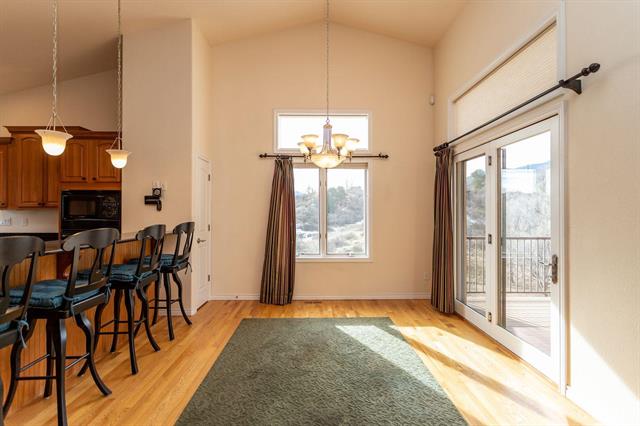 2425 Mesa Crest Grove