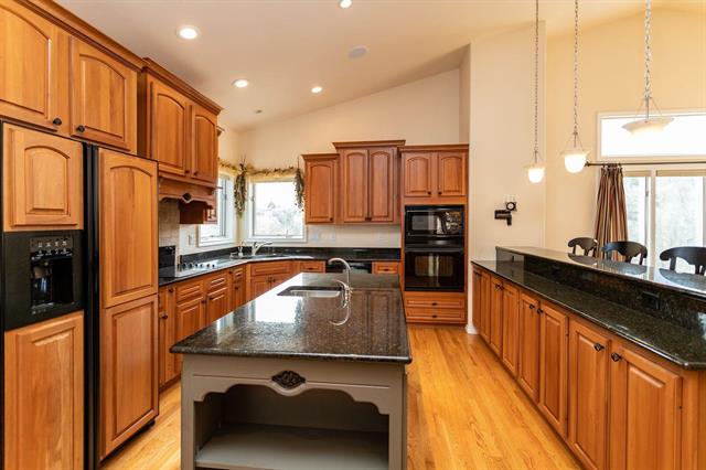 2425 Mesa Crest Grove