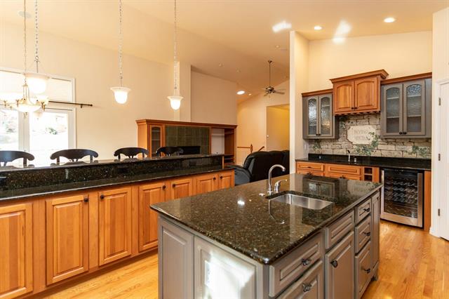 2425 Mesa Crest Grove