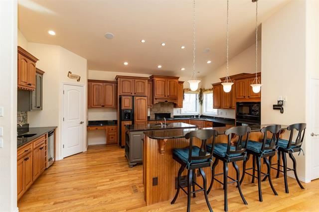 2425 Mesa Crest Grove