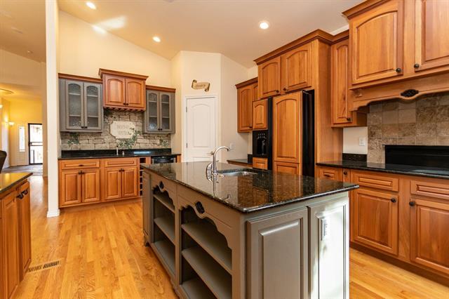 2425 Mesa Crest Grove