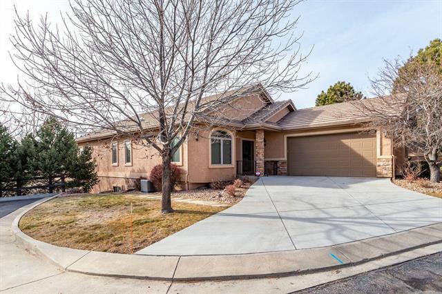 2425 Mesa Crest Grove