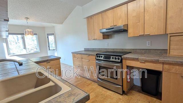 588 Observatory Drive