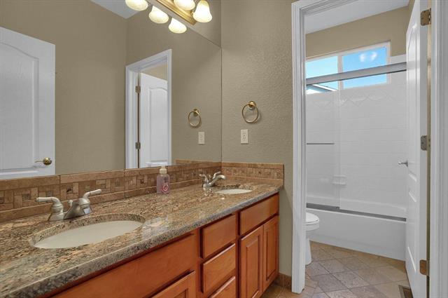 1118 Glengary Place