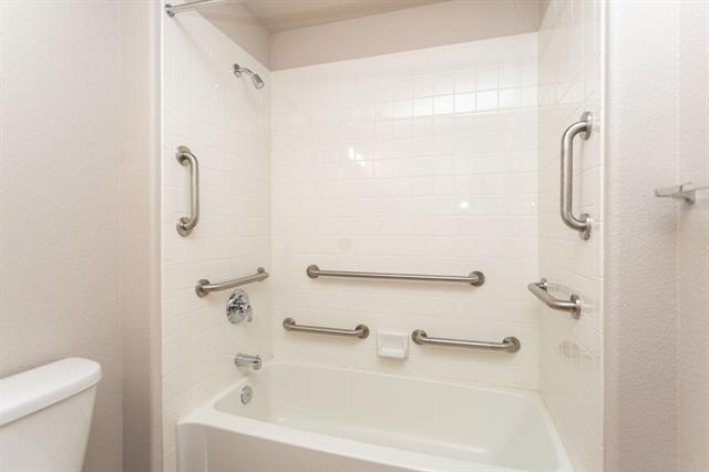 3815 Riviera Grove 201