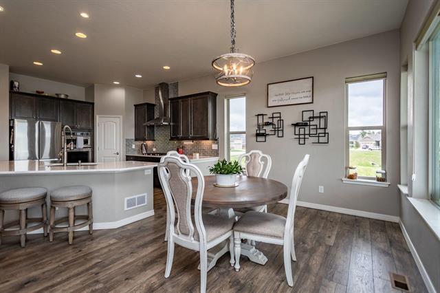 2543 Lakes Edge Drive
