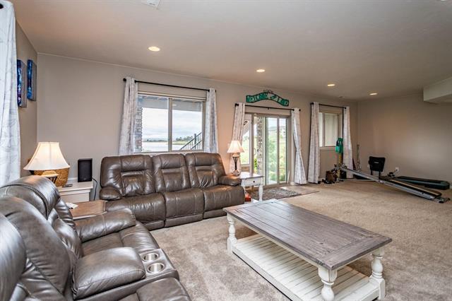 2543 Lakes Edge Drive