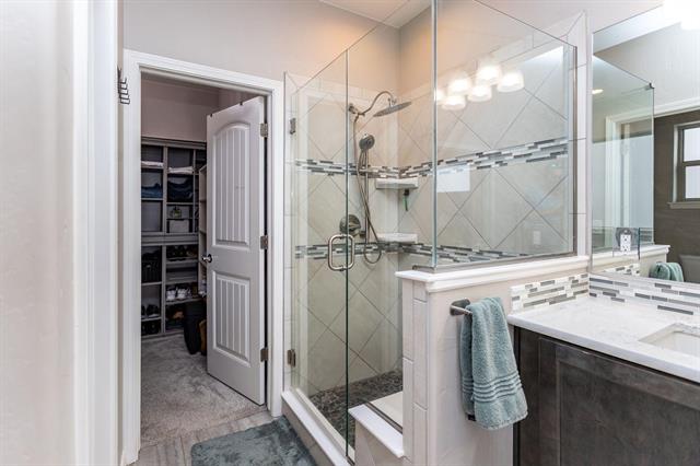 2543 Lakes Edge Drive