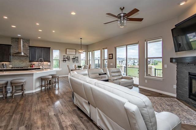 2543 Lakes Edge Drive