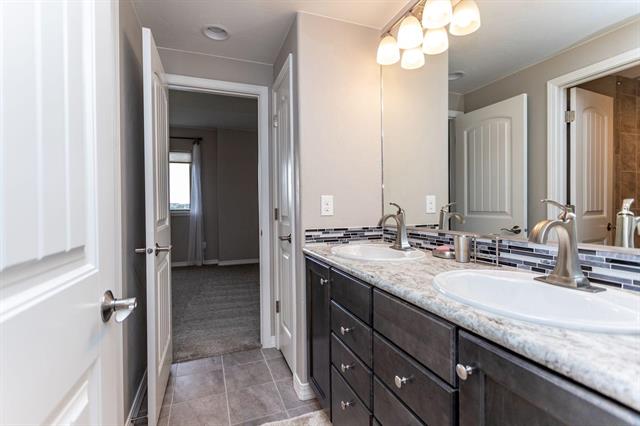 2543 Lakes Edge Drive