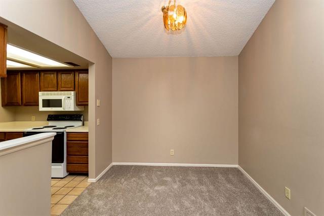 914 Tenderfoot Hill Road 204