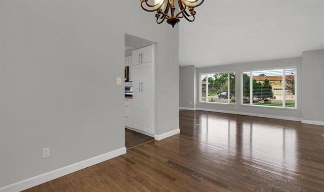 208 W Cheyenne Mtn Boulevard