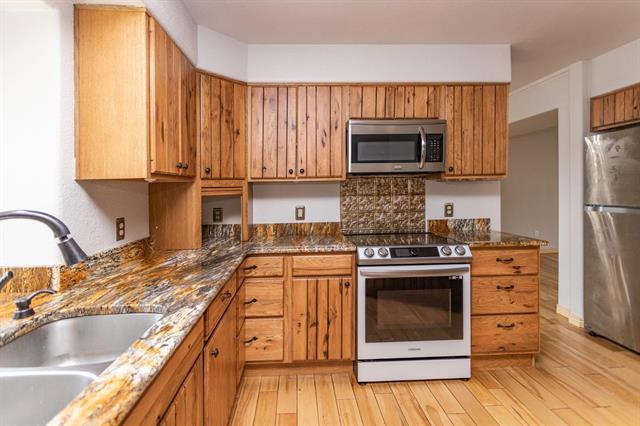1458 Canoe Creek