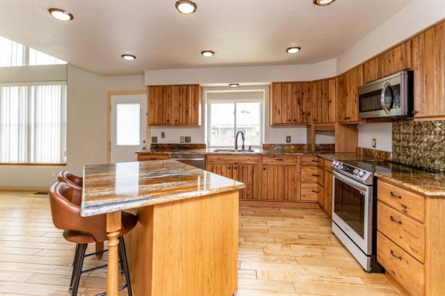 1458 Canoe Creek