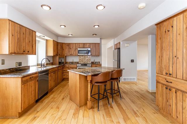 1458 Canoe Creek