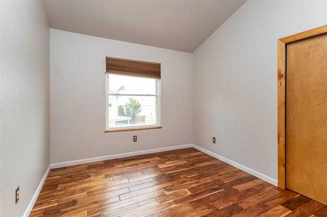 1458 Canoe Creek