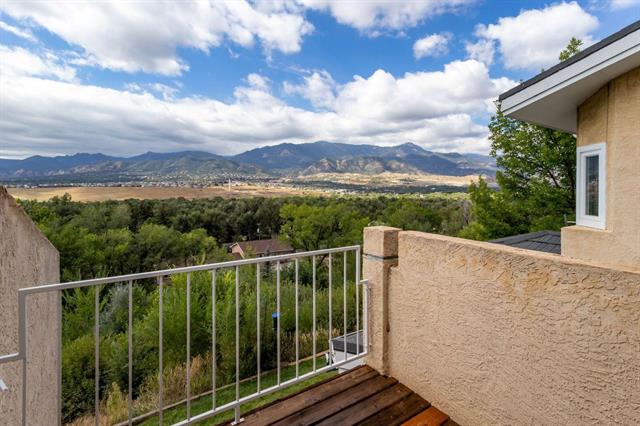 556 Observatory Drive
