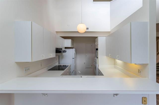 556 Observatory Drive