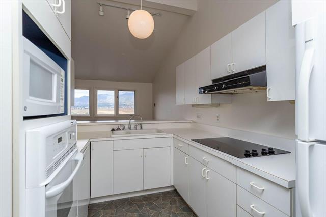 556 Observatory Drive