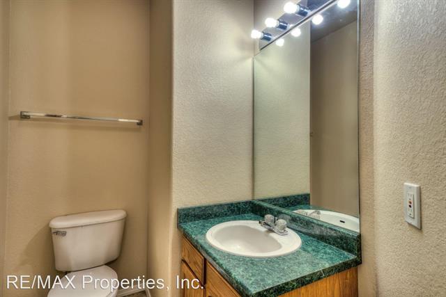 3040 Mandalay Grove 8