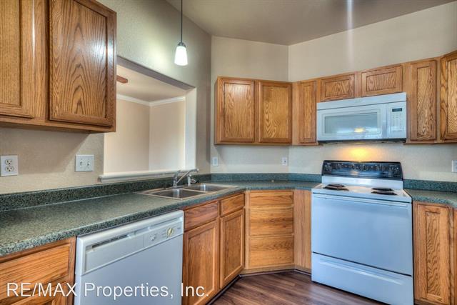 3040 Mandalay Grove 8