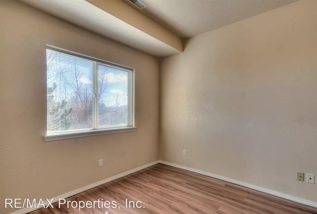 3040 Mandalay Grove 8