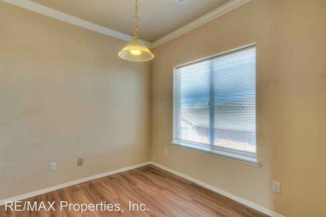 3040 Mandalay Grove 8