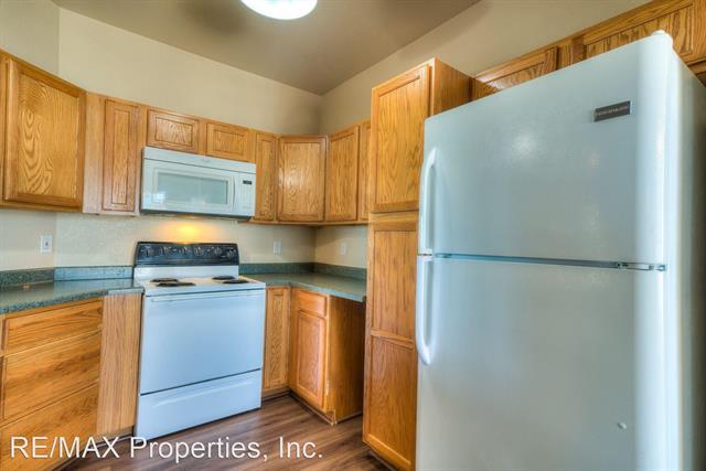 3040 Mandalay Grove 8