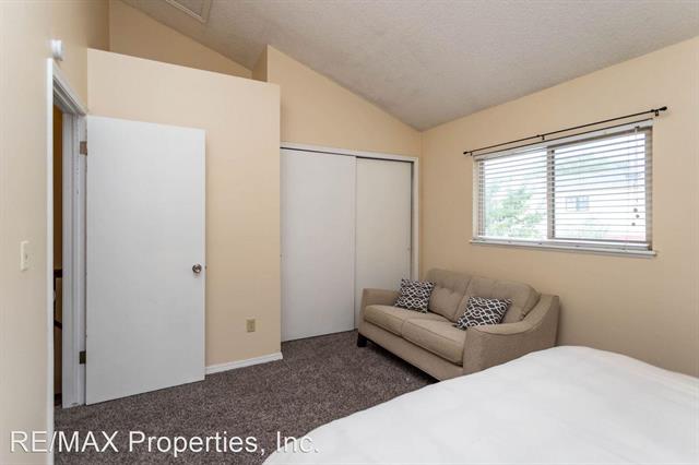 1640 Maitland Court