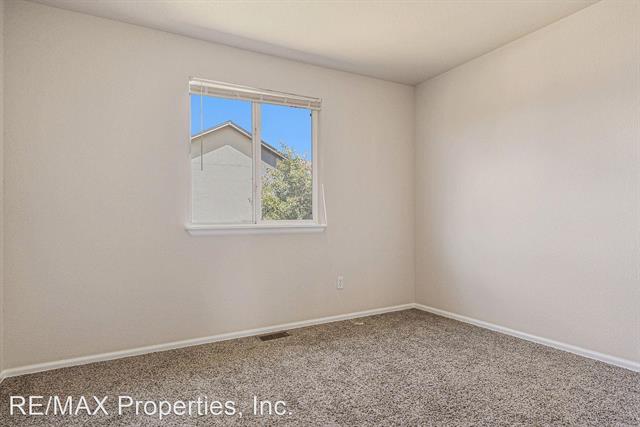 8273 Kettle Drum Street 5603885